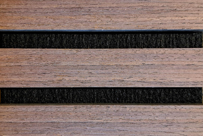 Orech tmavý Orech tmavý